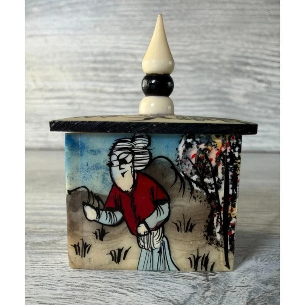 Vtg Hand Painted Camel Bone Persian Trinket Box W/ Lid 1.25